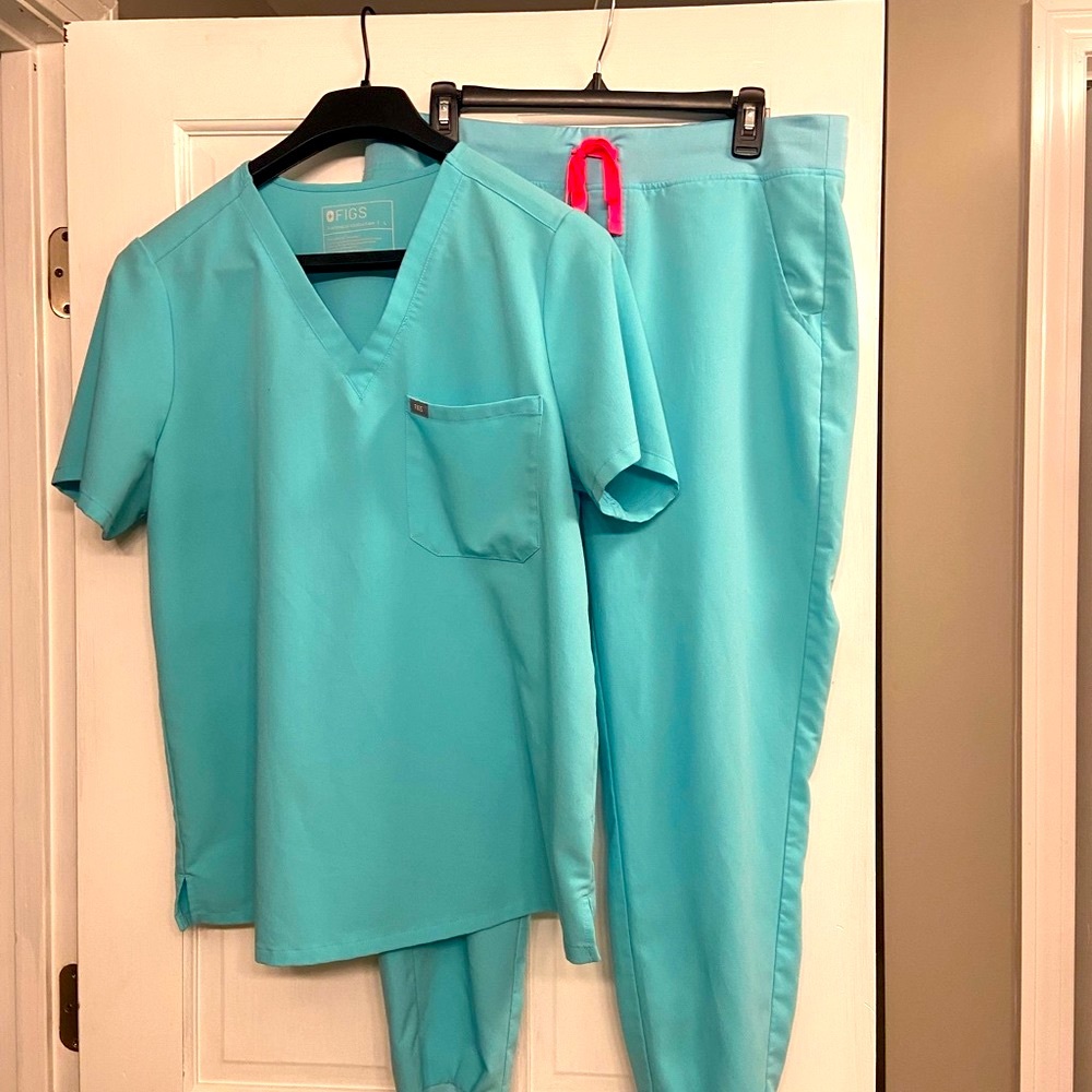Figs neon  blue scrub set size large
